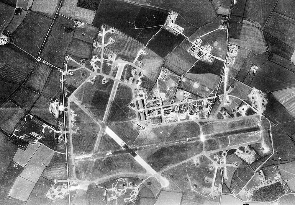 Aerial photograph of RAF Molesworth, 9 May 1944